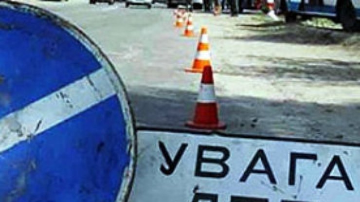 Во Львове водитель джипа умер за рулем и въехал в маршрутку