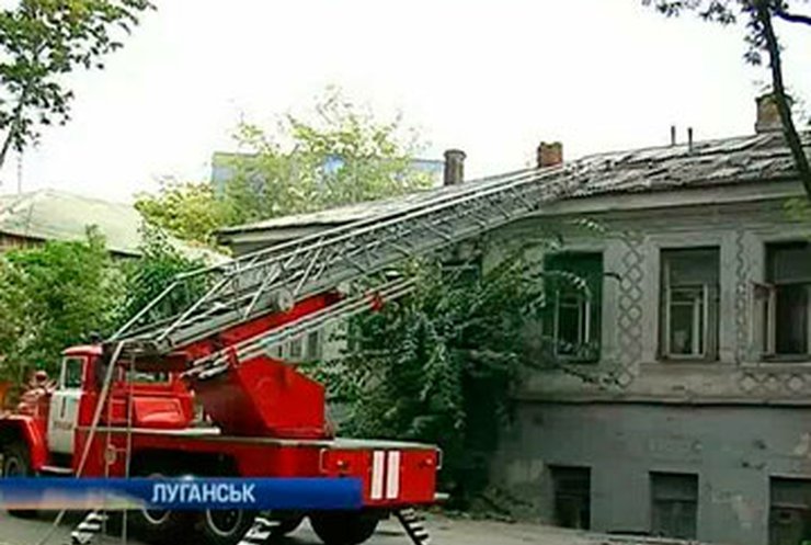 В луганской двухэтажке прогремел взрыв: Двое пострадавших