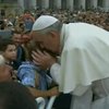 Папа римский призвал быть милосерднее к геям