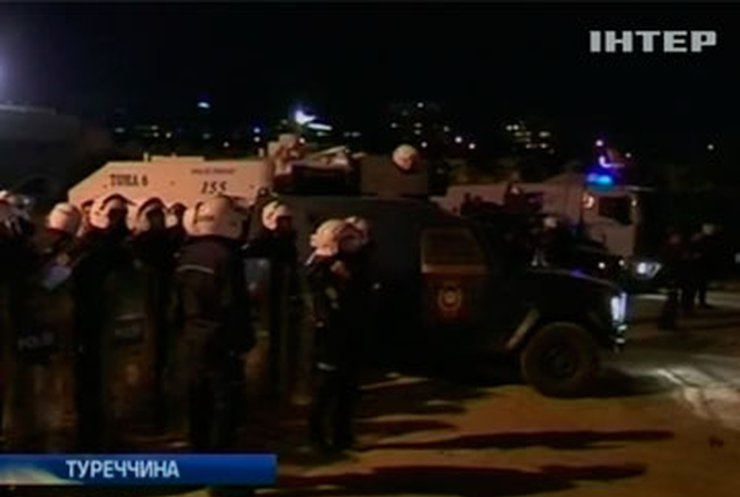В Анкаре студенты протестуют против строительства автострады на месте парка и общежитий