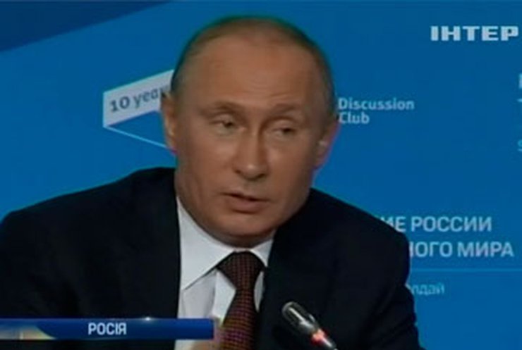 Путин пошутил, что Берлускони не осудили бы, если бы он был геем