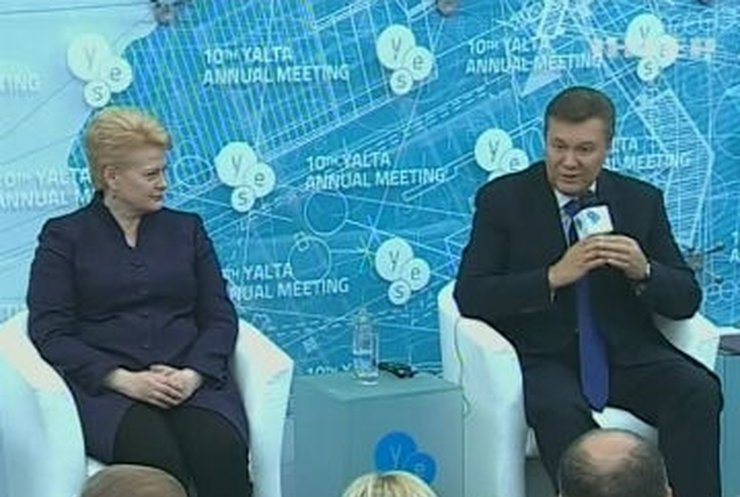 Янукович поспорил c президентом Литвы из-за цены на газ