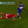 Аргентинский футболист бросился в подкат... вперед головой