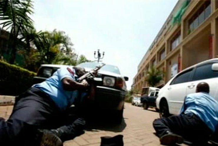Кенийский спецназ освободил большинство заложников торгового центра