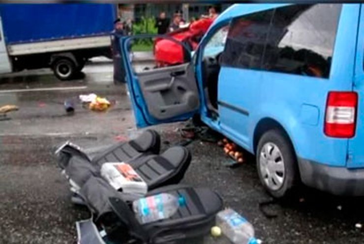 ДТП в Киеве: Автомеханик разбился на машине клиента