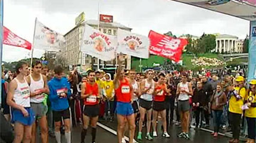 Киевляне соревновались в беге на Крещатике