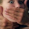 В Николаеве изнасиловали несовершеннолетнюю возле автобусной остановки