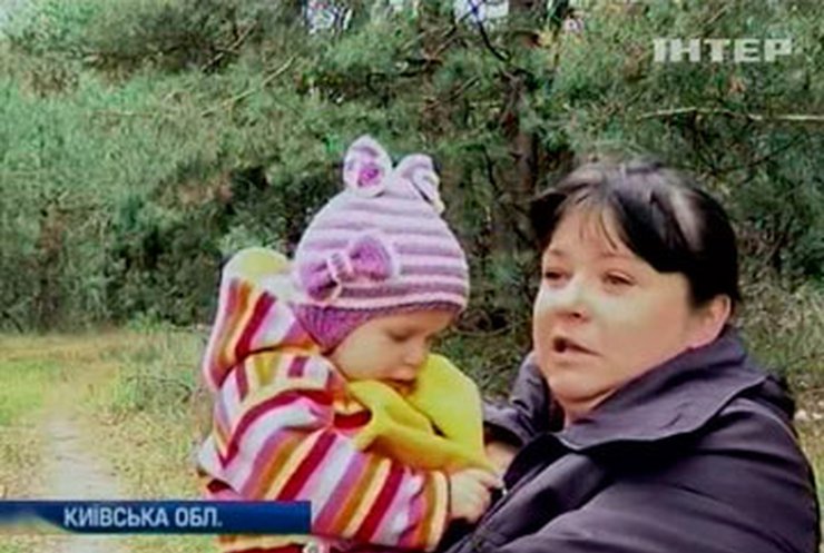 На Киевщине семья, поехавшая в лес за грибами, потеряла дочку