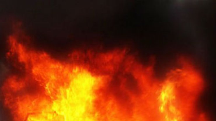 В Николаеве люди на ходу выпрыгивали из горящего автомобиля