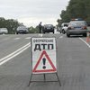 В Харькове автомобиль разлетелся на две части от удара об дерево