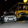 Во Львове в ДТП погибла девушка, еще семь человек ранены