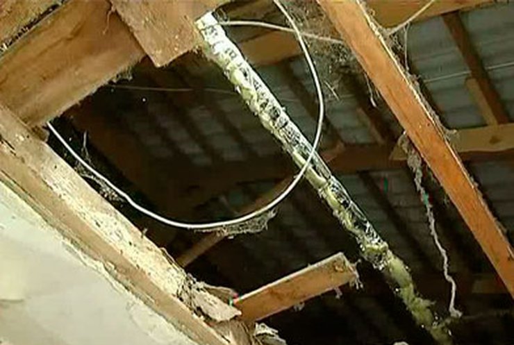 В черкасском общежитии рухнул потолок