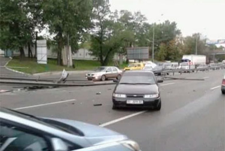 В Киеве сразу три машины попали в ДТП