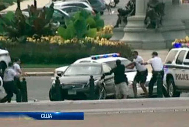 Полиция США не считает стрельбу возле Капитолия терактом