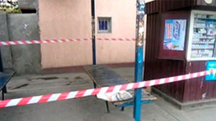 В Николаеве на трамвайную остановку подбросили снаряд времен ВОВ