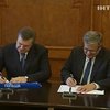 Янукович и Коморовский встретились в Кракове