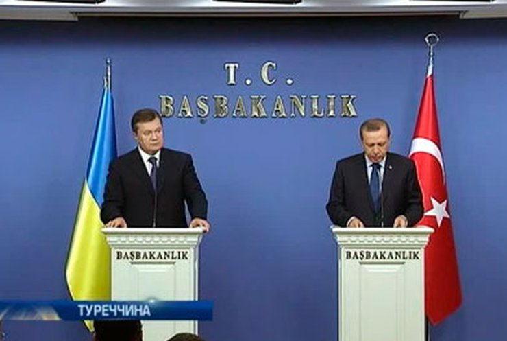 Янукович провел переговоры с лидерами Турции