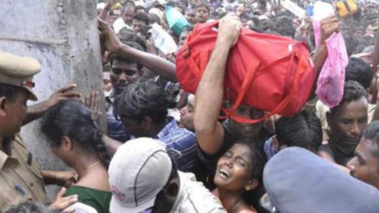 Из-за давки у храма в центральной Индии погибли более 50 человек