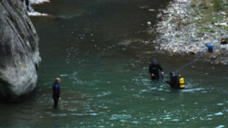 14-летняя школьница погибла во время фотографирования у водопада в Яремче