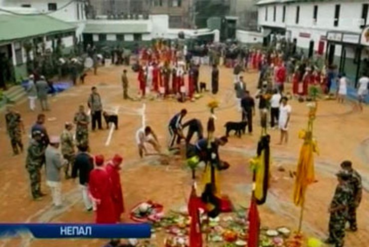 Непальские солдаты готовятся к праздникам с жертвоприношениями