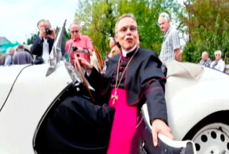 Немецкий епископ отчитался перед Ватиканом за роскошную резиденцию