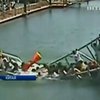 В Китае под людьми обвалился мост
