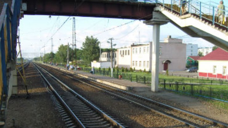 Поселок столбовой. Станция Столбовая Чехов. ЖД станция Столбовая. Столбовая (станция) 2002. Платформа Столбовая.
