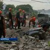 Филиппинцы ночуют под открытым небом, боясь новых землетрясений