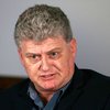 Отец Сноудена посоветовал сыну не возвращаться в США