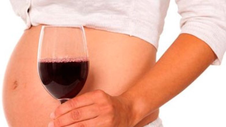 Исследование: Женщины пьют, несмотря на беременность
