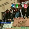 Парижские школьники протестуют против депортации цыганской девушки