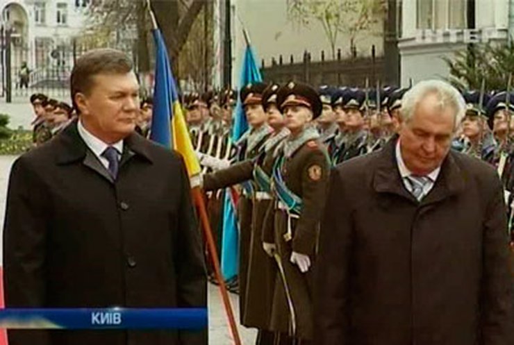Янукович встретился с президентом Чехии