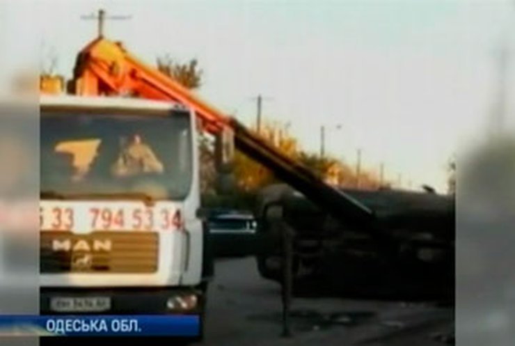 Под Одессой внедорожник врезался в толпу людей на автобусной остановке