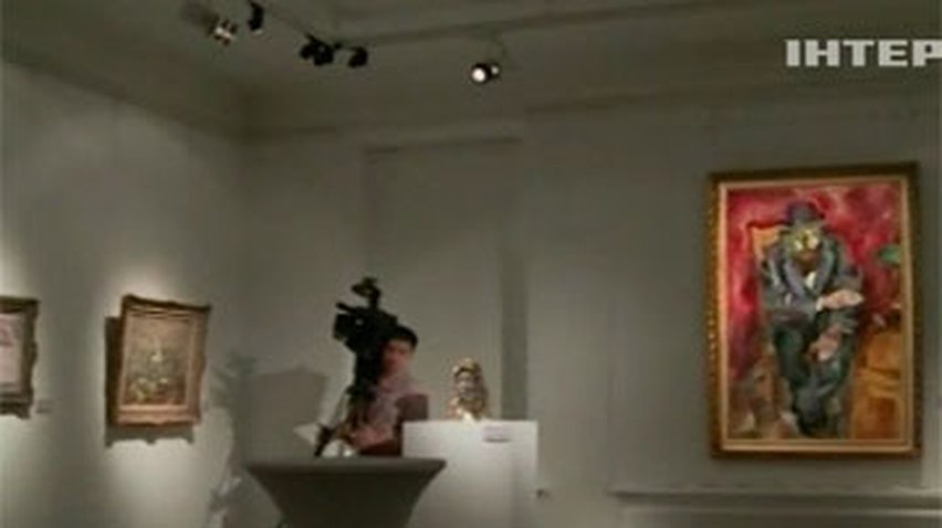 Аукционный дом Sotheby's устроил в Москве выставку картин известных художников