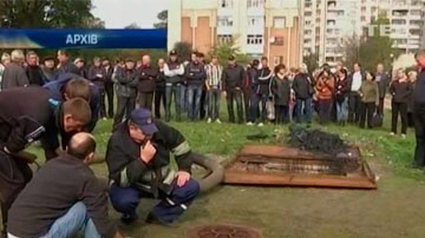 Во Львове остаются открытыми более 300 канализационных люков