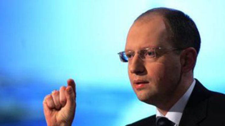 Яценюк обратился к Путину: Снесите "стену угроз и враждебности"