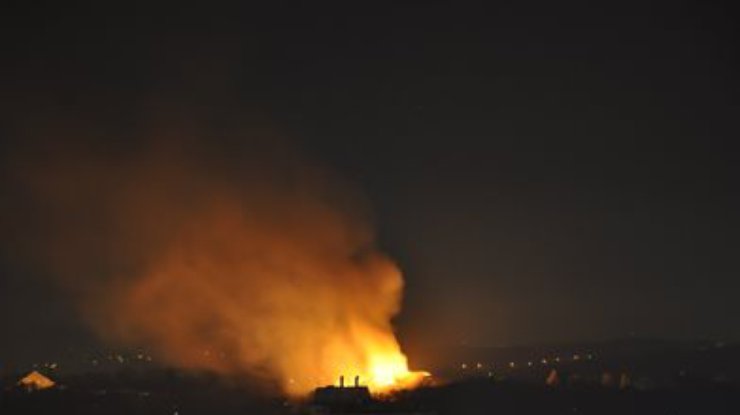 В Киеве горит корпус аграрного университета - столб огня более 15 метров (обновлено)