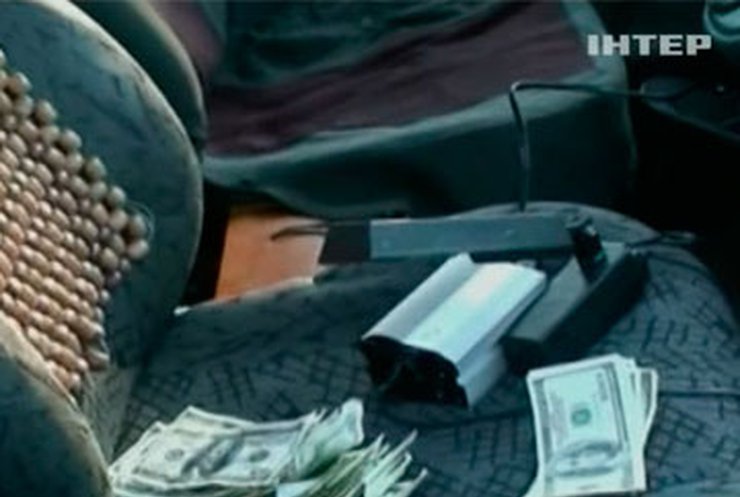 На Полтавщине адвокат потребовал с клиента крупную сумму на взятку