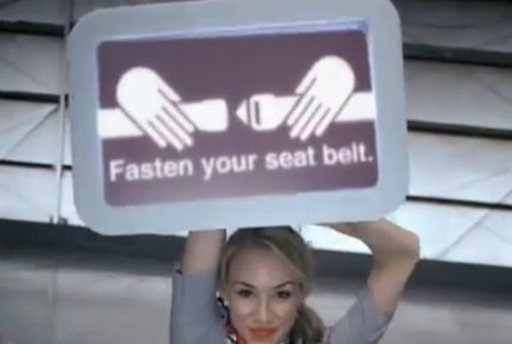 В США появилась шедевральная реклама безопасности в самолетах