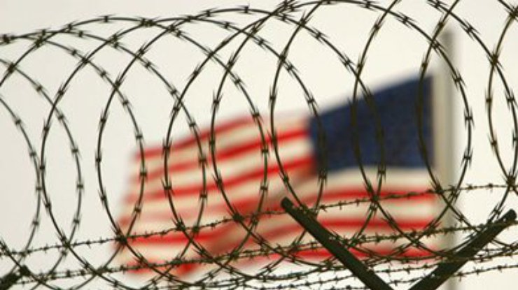 Американскому подростку дали 10 лет тюрьмы за убийство отца-неонациста