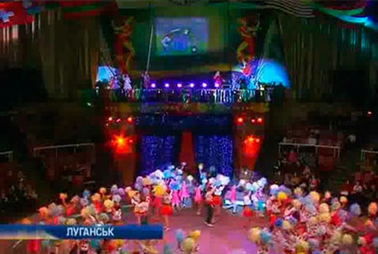 Международный фестиваль "Цирковое будущее" стартовал в Луганске