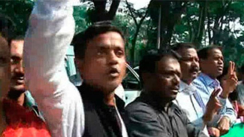 Бангладеш заочно приговорил к смерти двух человек