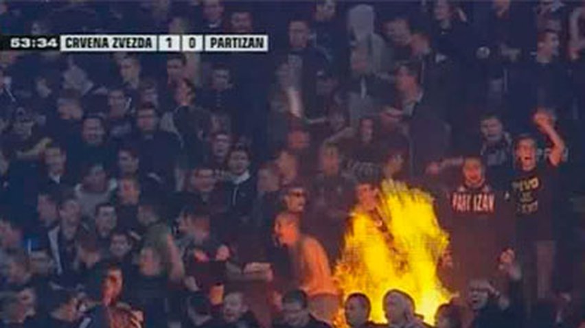 Сербские фанаты чуть не сожгли стадион