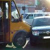 В Кировограде столкнулись маршрутка и два внедорожника