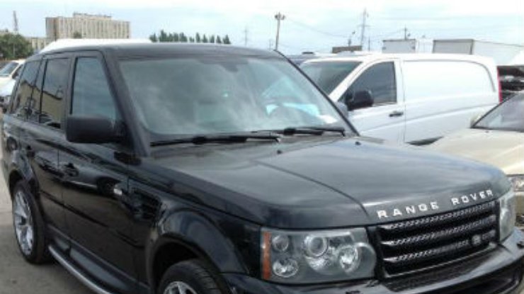 В Полтаве помощника нардепа задержали на угнанном в Москве Range Rover