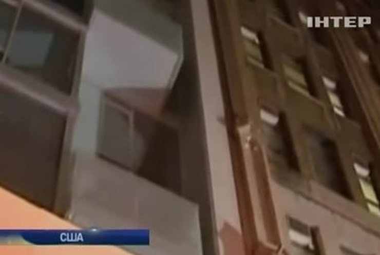 В США студент упал с 17 этажа и застрял между зданиями
