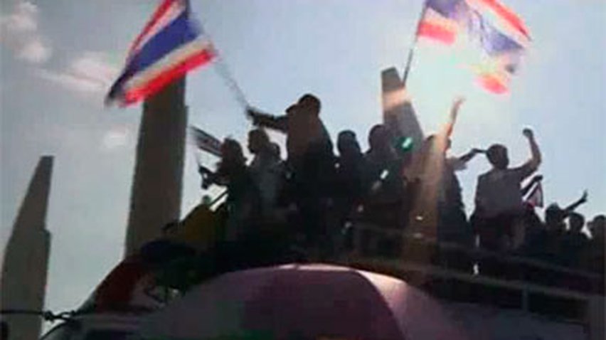 Тайцы возмущены законом об амнистии