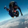 Калифорниец отметил столетие прыжком с парашютом