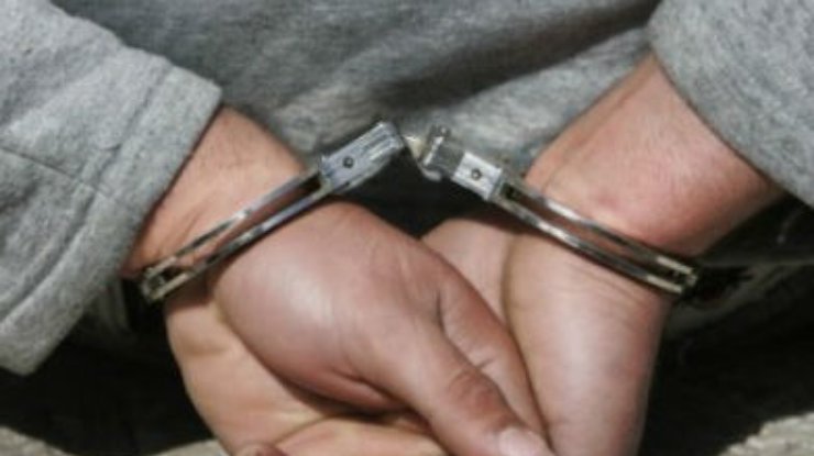 Житель Донбасса пытался украсть из ЗАГСа иконы
