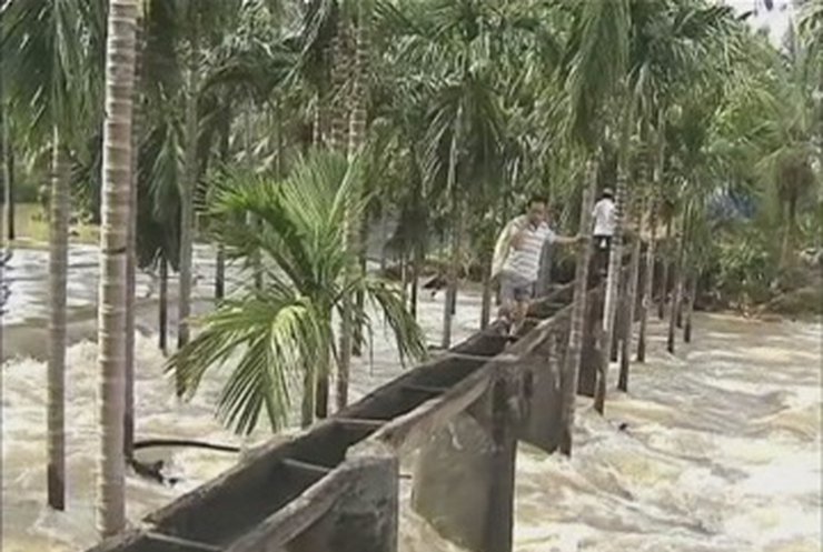 В Китай пришел тайфун "Хайян", унесший 10 000 жизней на Филиппинах